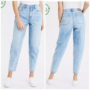 American Eagle Relaxed Mom Jeans